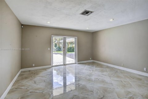 House in Davie, Florida 3 bedrooms, 190.91 sq.m. № 1856859 - photo 19