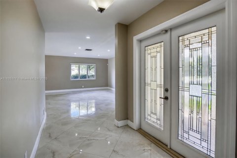 House in Davie, Florida 3 bedrooms, 190.91 sq.m. № 1856859 - photo 4