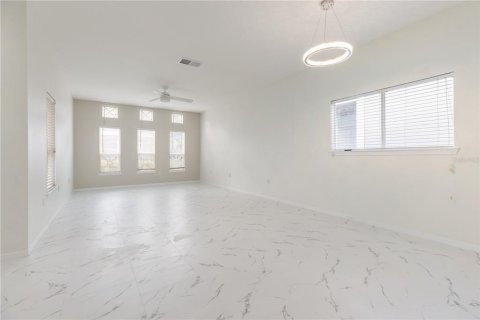 Copropriété à vendre à Tampa, Floride: 4 chambres, 160.16 m2 № 1884488 - photo 5