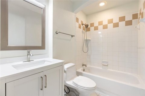 Copropriété à vendre à Tampa, Floride: 4 chambres, 160.16 m2 № 1884488 - photo 12
