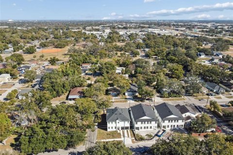 Propiedad comercial en venta en Tampa, Florida, 6 dormitorios, 309.55 m2 № 2106456 - foto 18