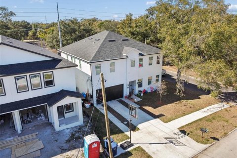 Propiedad comercial en venta en Tampa, Florida, 6 dormitorios, 309.55 m2 № 2106456 - foto 8