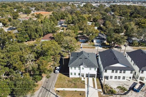 Propiedad comercial en venta en Tampa, Florida, 6 dormitorios, 309.55 m2 № 2106456 - foto 21