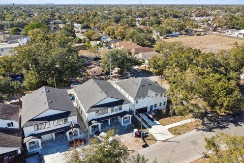 Propiedad comercial en venta en Tampa, Florida, 6 dormitorios, 309.55 m2 № 2106456 - foto 9
