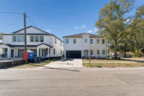 Propiedad comercial en venta en Tampa, Florida, 6 dormitorios, 309.55 m2 № 2106456 - foto 2