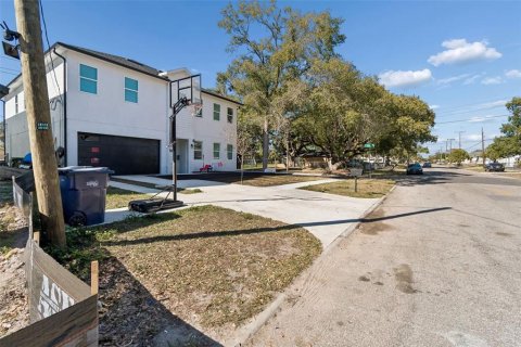 Propiedad comercial en venta en Tampa, Florida, 6 dormitorios, 309.55 m2 № 2106456 - foto 29
