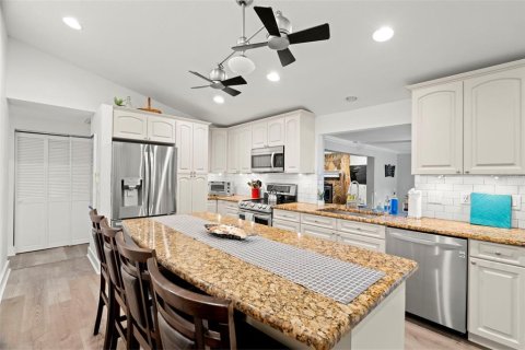 Villa ou maison à vendre à Seminole, Floride: 3 chambres, 208.75 m2 № 1803509 - photo 12