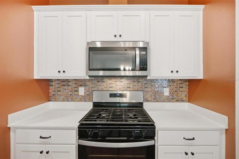 House in Bunnell, Florida 4 bedrooms, 165.18 sq.m. № 2217698 - photo 5