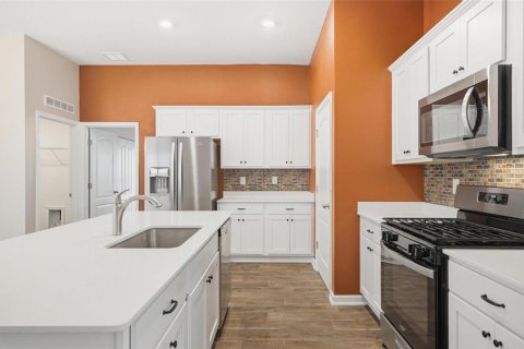 House in Bunnell, Florida 4 bedrooms, 165.18 sq.m. № 2217698 - photo 2