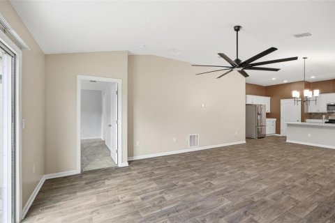 House in Bunnell, Florida 4 bedrooms, 165.18 sq.m. № 2217698 - photo 12