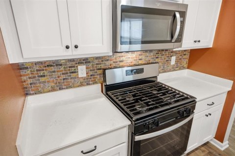 House in Bunnell, Florida 4 bedrooms, 165.18 sq.m. № 2217698 - photo 6