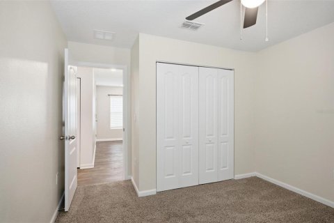 House in Bunnell, Florida 4 bedrooms, 165.18 sq.m. № 2217698 - photo 30