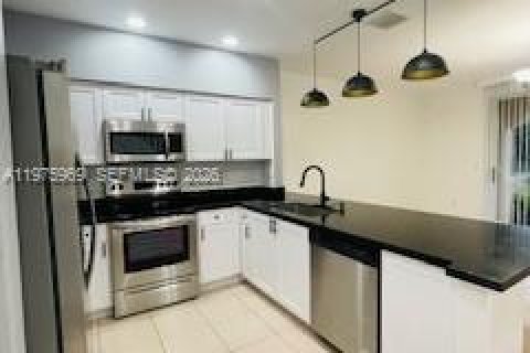 Touwnhouse à louer à Miramar, Floride: 3 chambres № 2042786 - photo 9