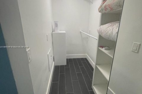 Condominio en venta en Miami, Florida, 2 dormitorios, 106.65 m2 № 2055528 - foto 14