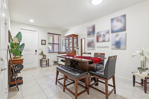 Снять в аренду таунхаус в Майами, Флорида 4 спальни, 163.79м2, № 2026772 - фото 8