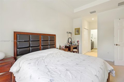 Снять в аренду таунхаус в Майами, Флорида 4 спальни, 163.79м2, № 2026772 - фото 29