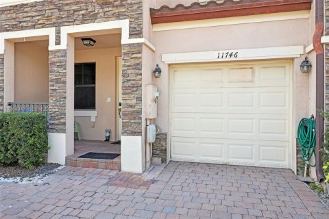 Снять в аренду таунхаус в Майами, Флорида 4 спальни, 163.79м2, № 2026772 - фото 3