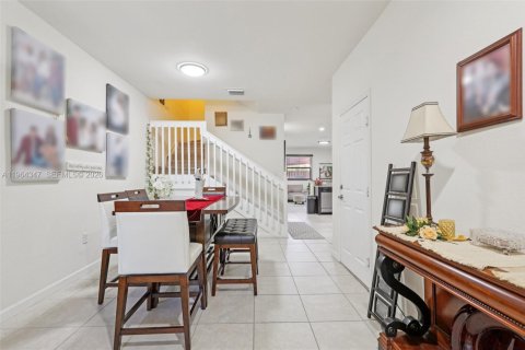 Снять в аренду таунхаус в Майами, Флорида 4 спальни, 163.79м2, № 2026772 - фото 9