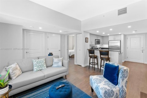 Condo in Miami, Florida, 2 bedrooms  № 2056024 - photo 2