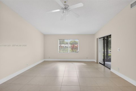 Villa ou maison à vendre à Boca Raton, Floride: 2 chambres, 121.7 m2 № 2024894 - photo 8