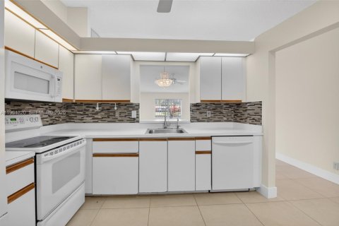 Villa ou maison à vendre à Boca Raton, Floride: 2 chambres, 121.7 m2 № 2024894 - photo 15