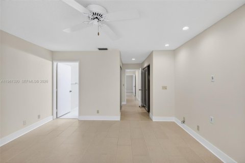 Villa ou maison à vendre à Boca Raton, Floride: 2 chambres, 121.7 m2 № 2024894 - photo 19