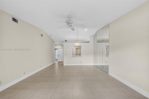 Villa ou maison à vendre à Boca Raton, Floride: 2 chambres, 121.7 m2 № 2024894 - photo 10