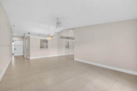 Villa ou maison à vendre à Boca Raton, Floride: 2 chambres, 121.7 m2 № 2024894 - photo 11