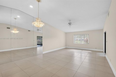 Villa ou maison à vendre à Boca Raton, Floride: 2 chambres, 121.7 m2 № 2024894 - photo 7