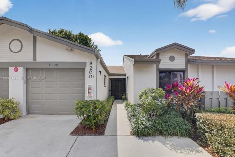 Villa ou maison à vendre à Boca Raton, Floride: 2 chambres, 121.7 m2 № 2024894 - photo 2