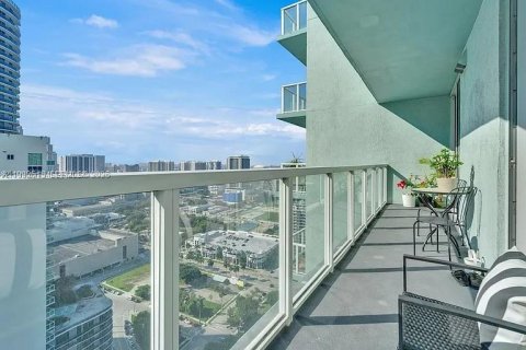 Condo in Miami, Florida, 1 bedroom  № 2062438 - photo 23