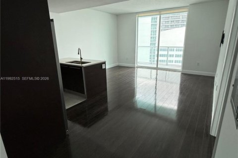 Condo in Miami, Florida, 1 bedroom  № 2062438 - photo 6