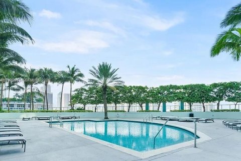 Condo in Miami, Florida, 1 bedroom  № 2062438 - photo 28