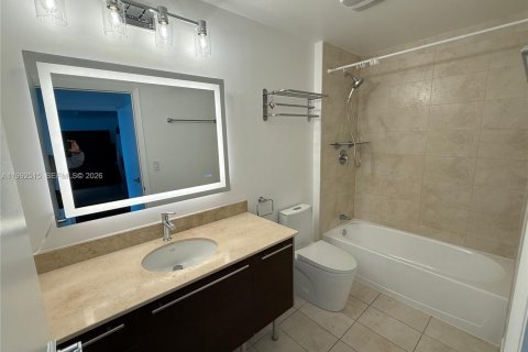 Condo in Miami, Florida, 1 bedroom  № 2062438 - photo 13