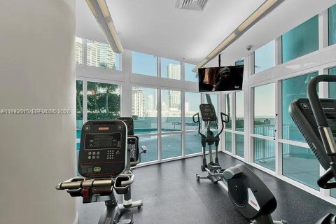 Condo in Miami, Florida, 1 bedroom  № 2062438 - photo 26