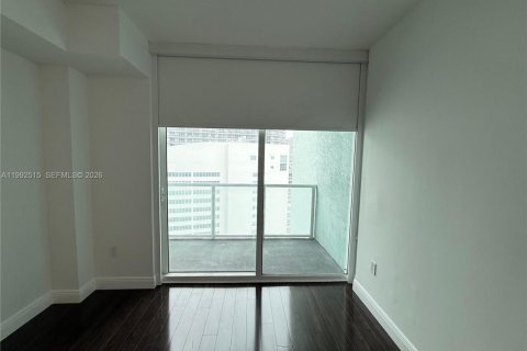 Condo in Miami, Florida, 1 bedroom  № 2062438 - photo 7