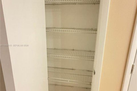 Condo in Miami, Florida, 1 bedroom  № 2062438 - photo 21