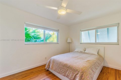 Villa ou maison à louer à Pinecrest, Floride: 3 chambres, 153.2 m2 № 2289225 - photo 9