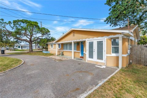Villa ou maison à vendre à Saint Petersburg, Floride: 3 chambres, 157.47 m2 № 2204427 - photo 8