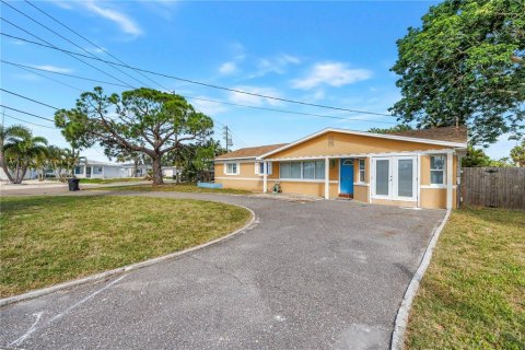 Villa ou maison à vendre à Saint Petersburg, Floride: 3 chambres, 157.47 m2 № 2204427 - photo 6