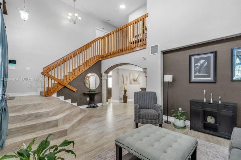 Villa ou maison à vendre à Miami Lakes, Floride: 4 chambres, 242.38 m2 № 2068739 - photo 8