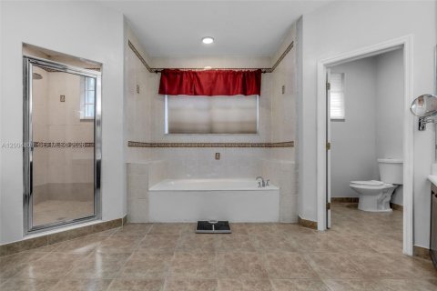 Villa ou maison à vendre à Miami Lakes, Floride: 4 chambres, 242.38 m2 № 2068739 - photo 21