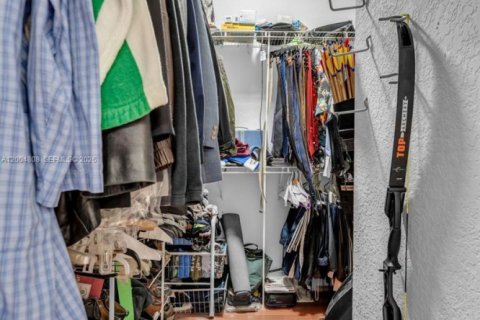 Villa ou maison à vendre à Miami Lakes, Floride: 4 chambres, 242.38 m2 № 2068739 - photo 30