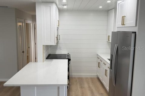Condo in Sarasota, Florida, 2 bedrooms № 2227743 - photo 5