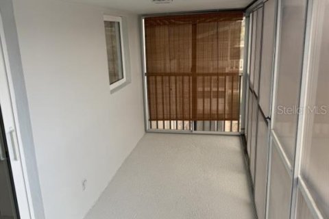 Condo in Sarasota, Florida, 2 bedrooms № 2227743 - photo 6