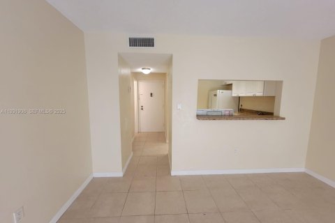 Condominio en venta en Deerfield Beach, Florida, 1 dormitorio, 64.57 m2 № 1990548 - foto 5
