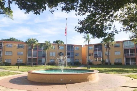 Condominio en venta en Deerfield Beach, Florida, 1 dormitorio, 64.57 m2 № 1990548 - foto 18