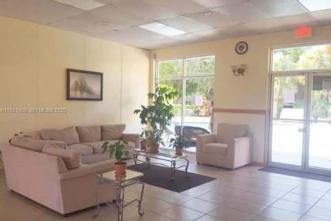 Condominio en venta en Deerfield Beach, Florida, 1 dormitorio, 64.57 m2 № 1990548 - foto 24