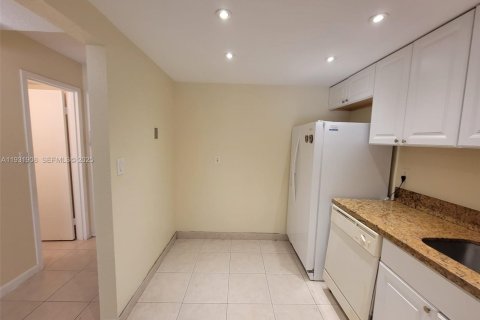 Condominio en venta en Deerfield Beach, Florida, 1 dormitorio, 64.57 m2 № 1990548 - foto 4