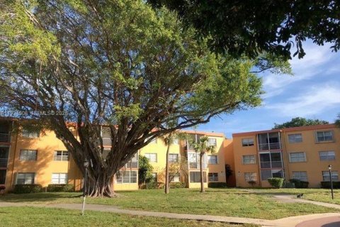Condominio en venta en Deerfield Beach, Florida, 1 dormitorio, 64.57 m2 № 1990548 - foto 15